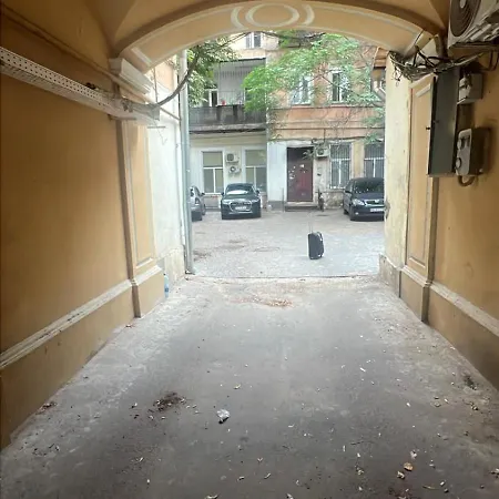 Kosher Hostel-2